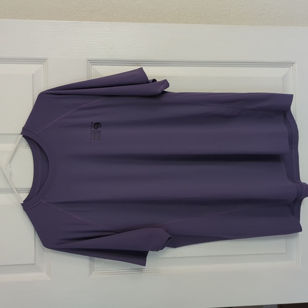 Mountain Hardwear Men's large, short sleeve athletic shirt